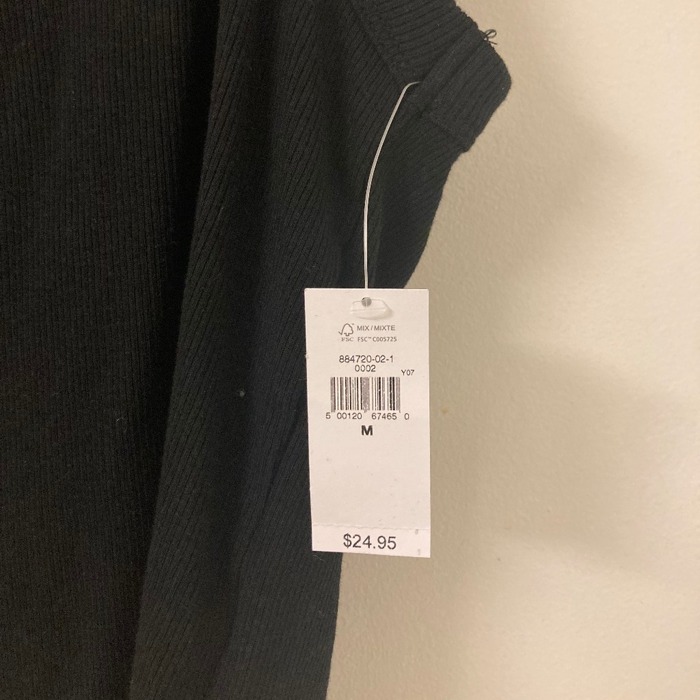 Modern Rib Cropped Halter Top - Picture 3 of 5